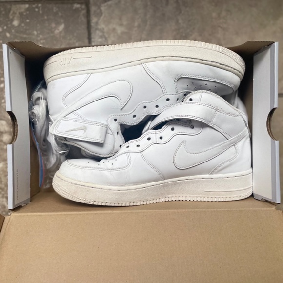 Af1 - Picture 4 of 4